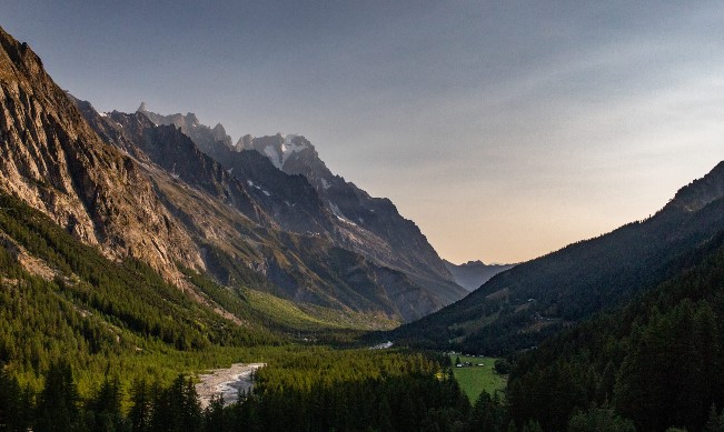 和牛群对峙 – 环勃朗峰170公里 D4 – Jeff