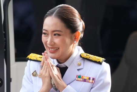 泰国选举的“奇妙”世界 37岁女性佩通坦·西那瓦出任新一届总理