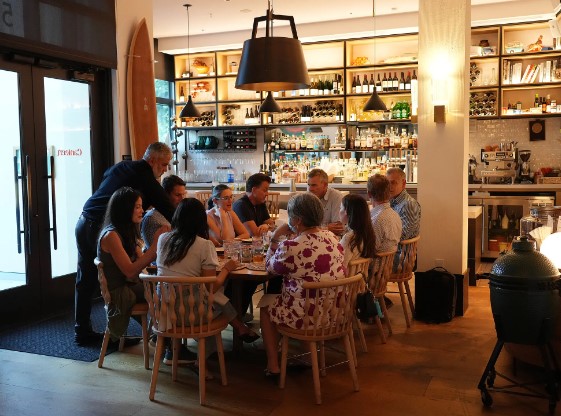 办公室大变身:上班狂欢嗨起来,谁说朝九晚五不能像度假