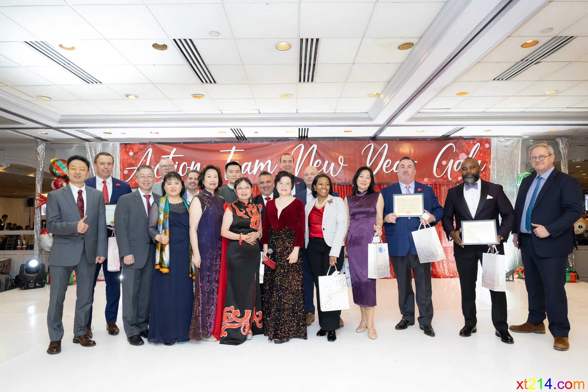 Silver代表合影：合作伙伴合影