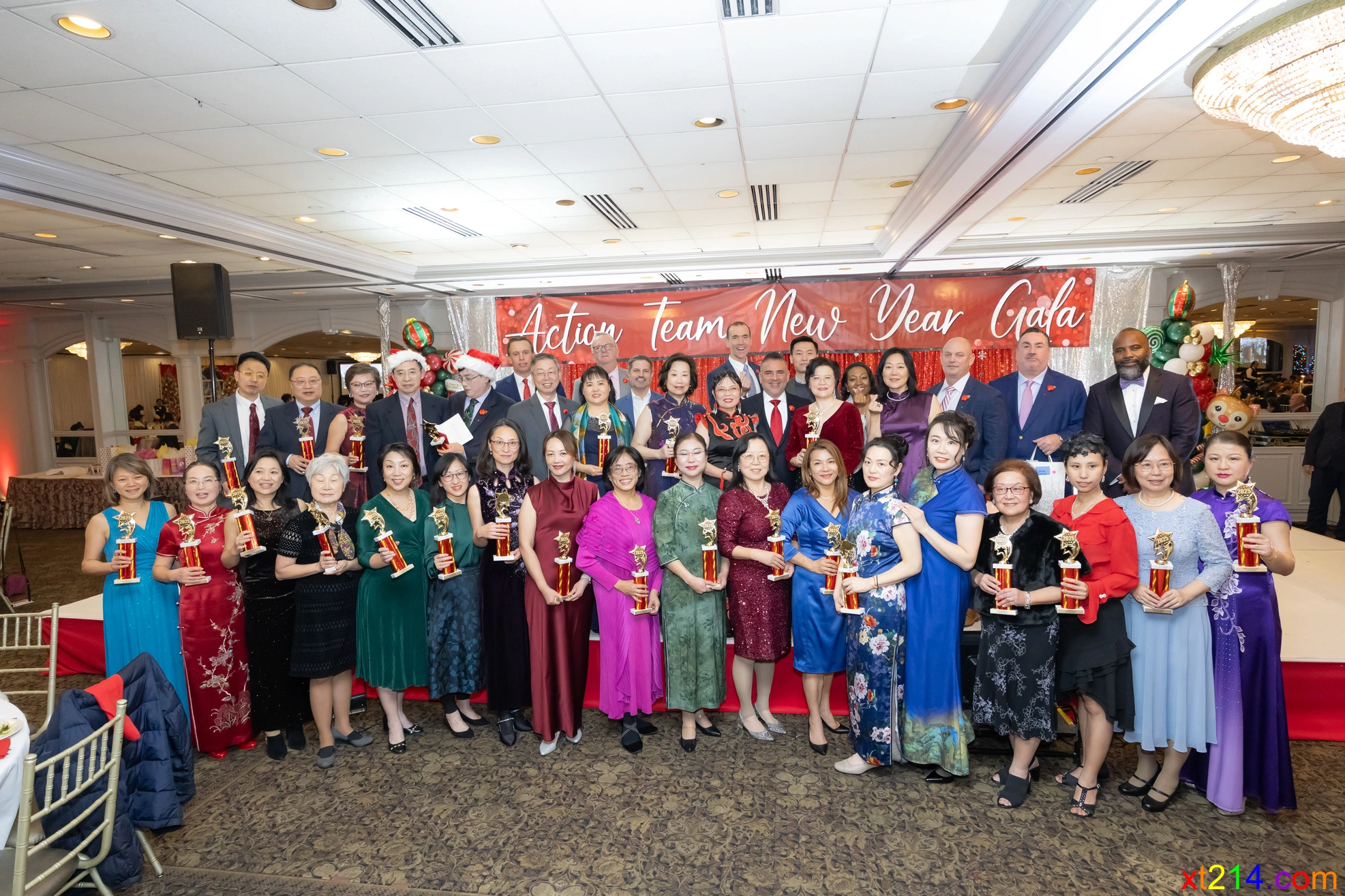 获奖者大合影：表彰合影